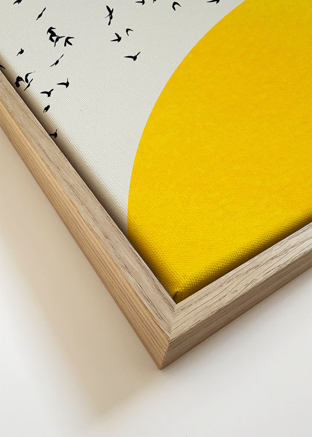 Ilustração de bandos sobre sol minimalista