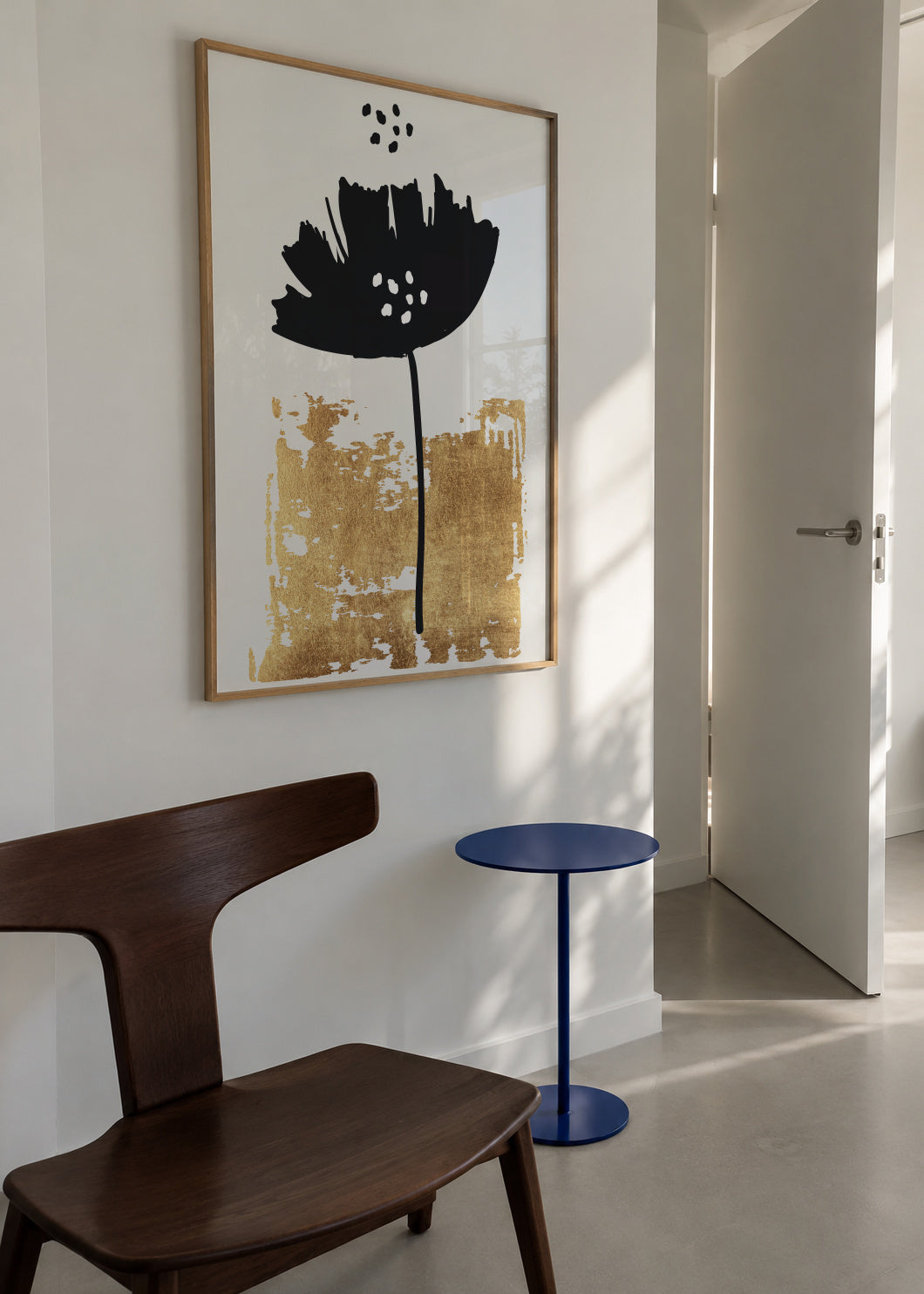Black Poppy - Framed poster in an interior