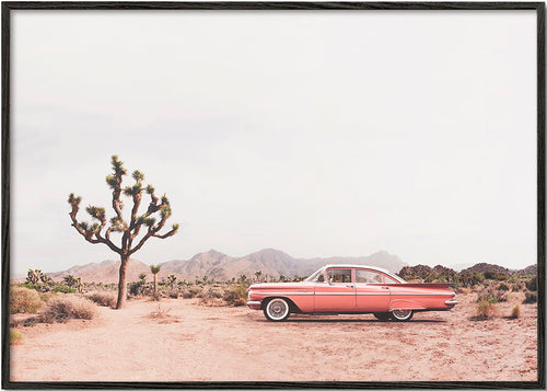 Arte para paisagem com carro vintage no deserto