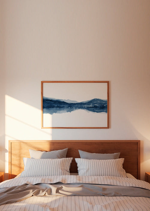 Quadro de paisagem em aguarela azul com reflexo