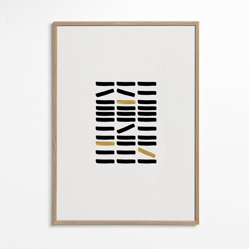 Quadro abstrato com traços pretos e toques dourados