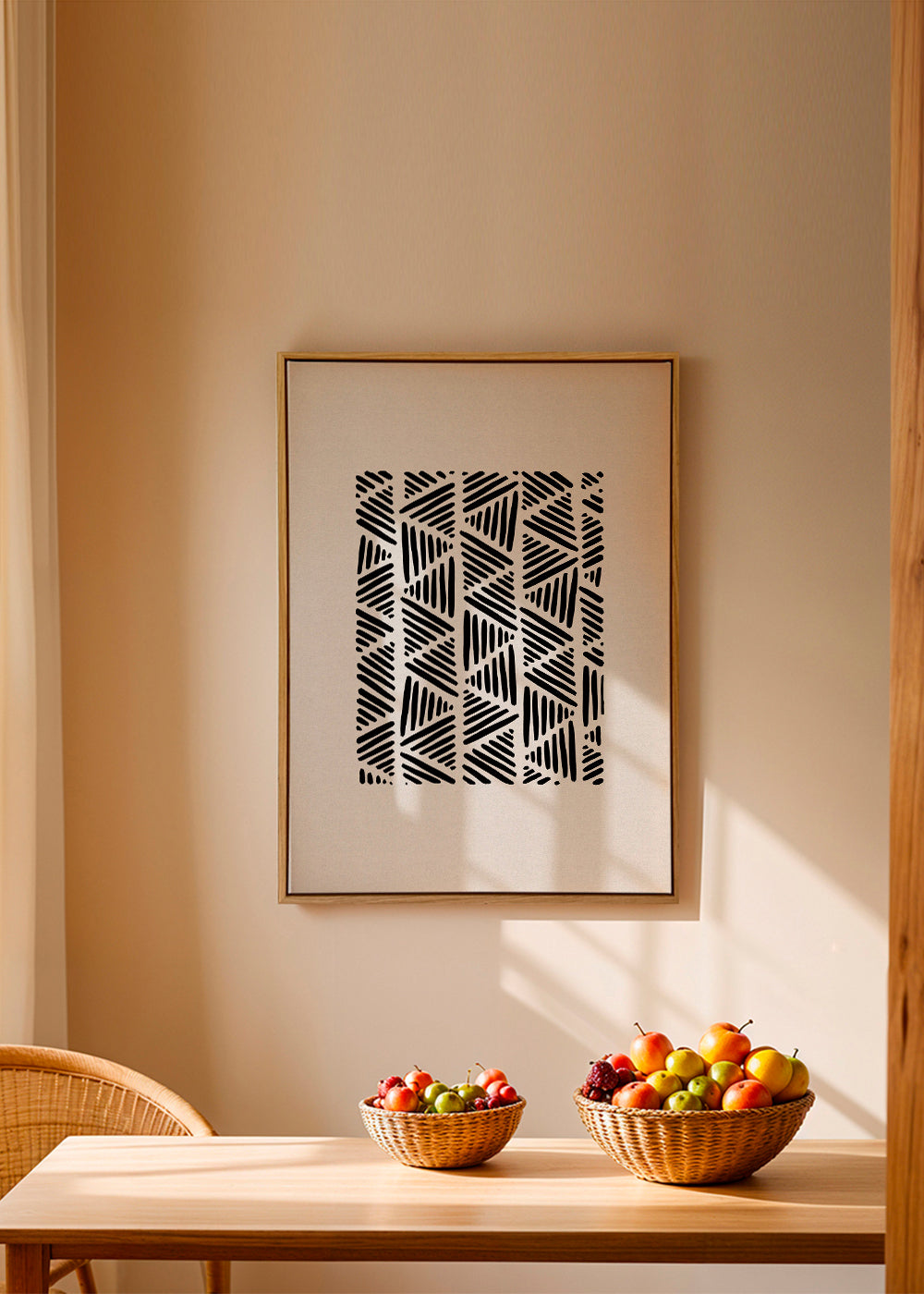 Arte preto e branco com padrão triangular
