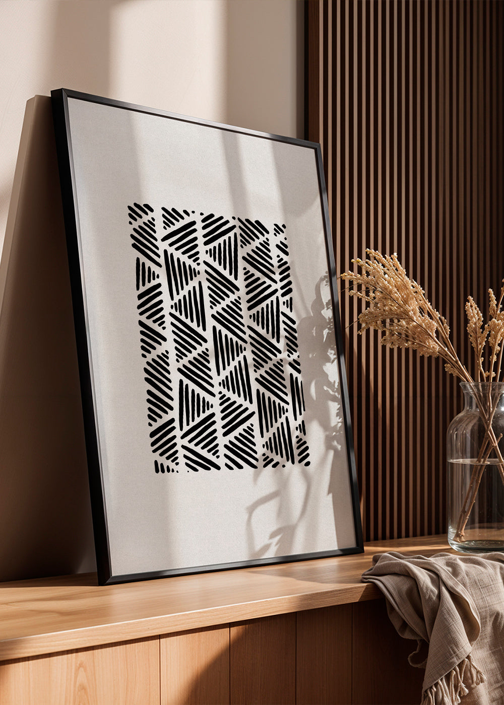 Arte preto e branco com padrão triangular