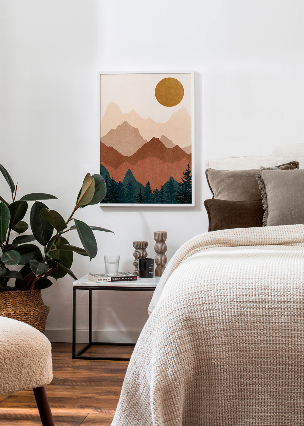 Quadro de montanha com silhuetas em camadas