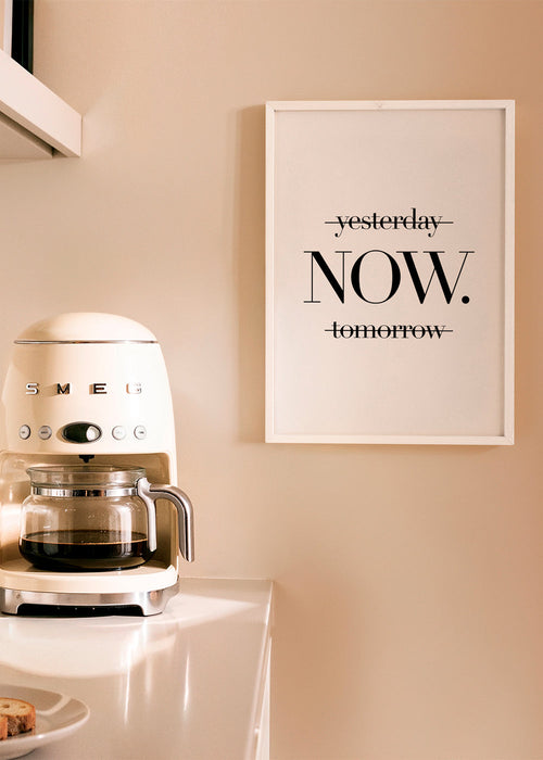 Design minimalista NOW tipografia