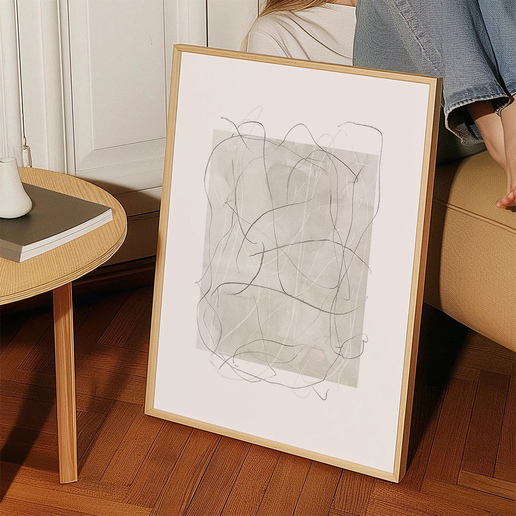 Quadro abstrato com bloco bege e linhas cinza