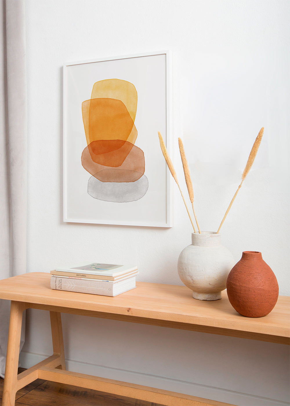 Arte abstrata com formas ocres empilhadas