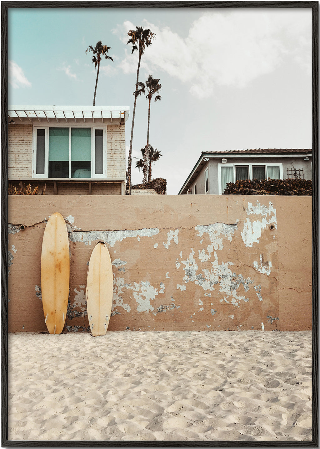 Arte paisagística com pranchas de surf na praia