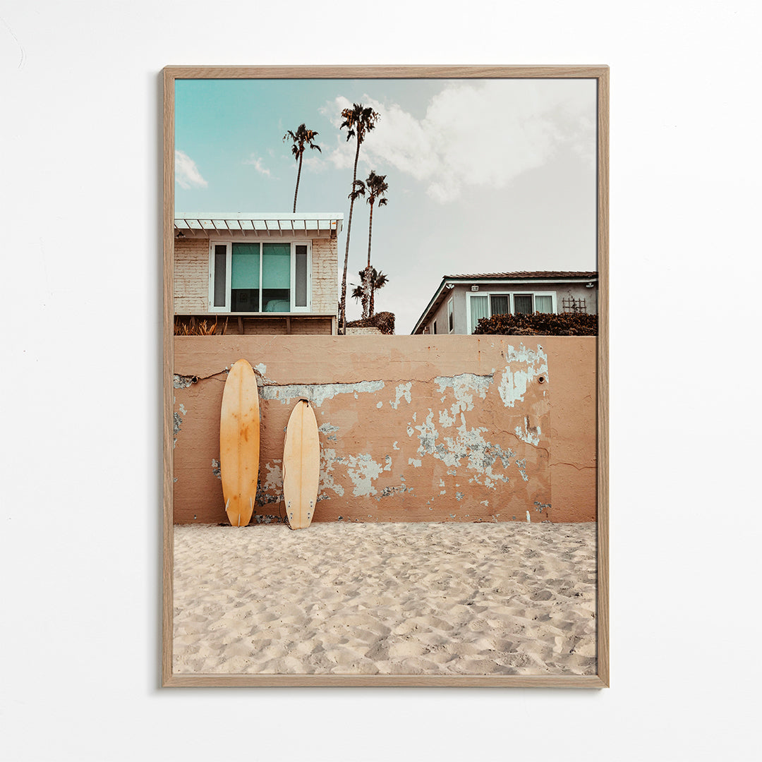 Arte paisagística com pranchas de surf na praia