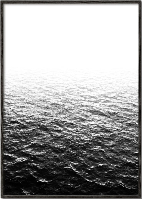Fotografia do oceano em preto e branco