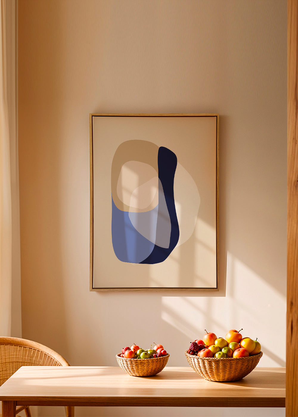 Design minimal com formas orgânicas bege e azul