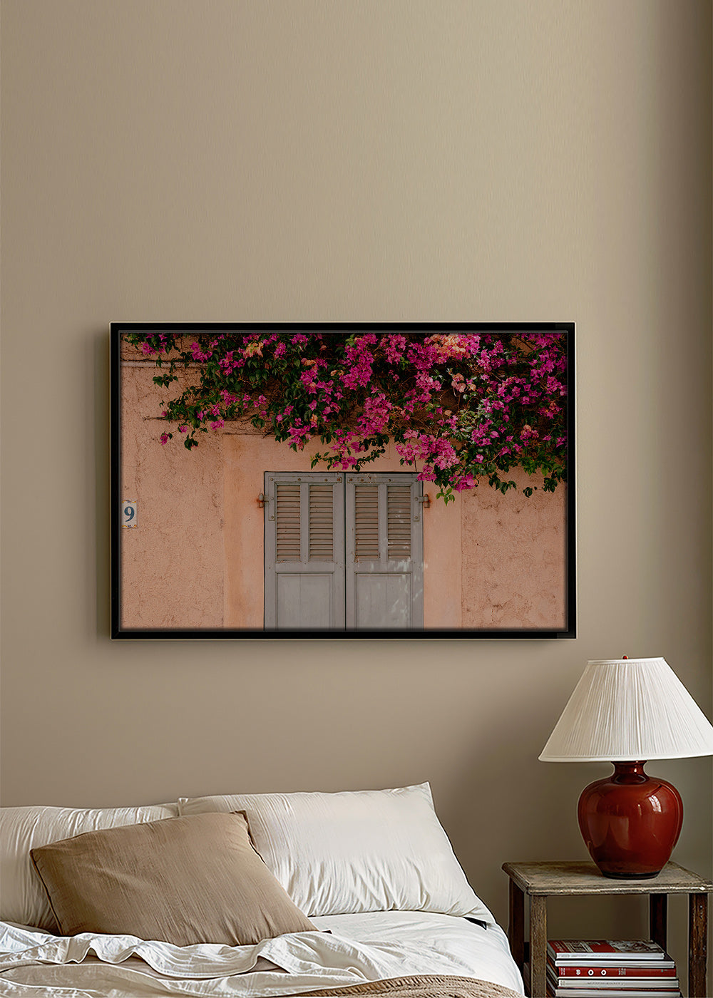 Estampa botânica: bougainville na porta antiga – Canvas1