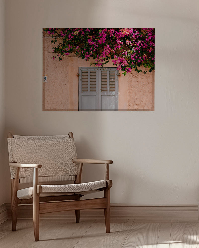 Estampa botânica: bougainville na porta antiga – Canvas