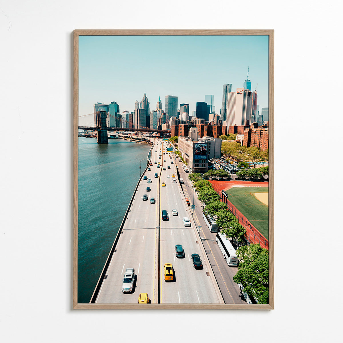 Poster de viagem: skyline e ponte a vista aérea – Oak Frame