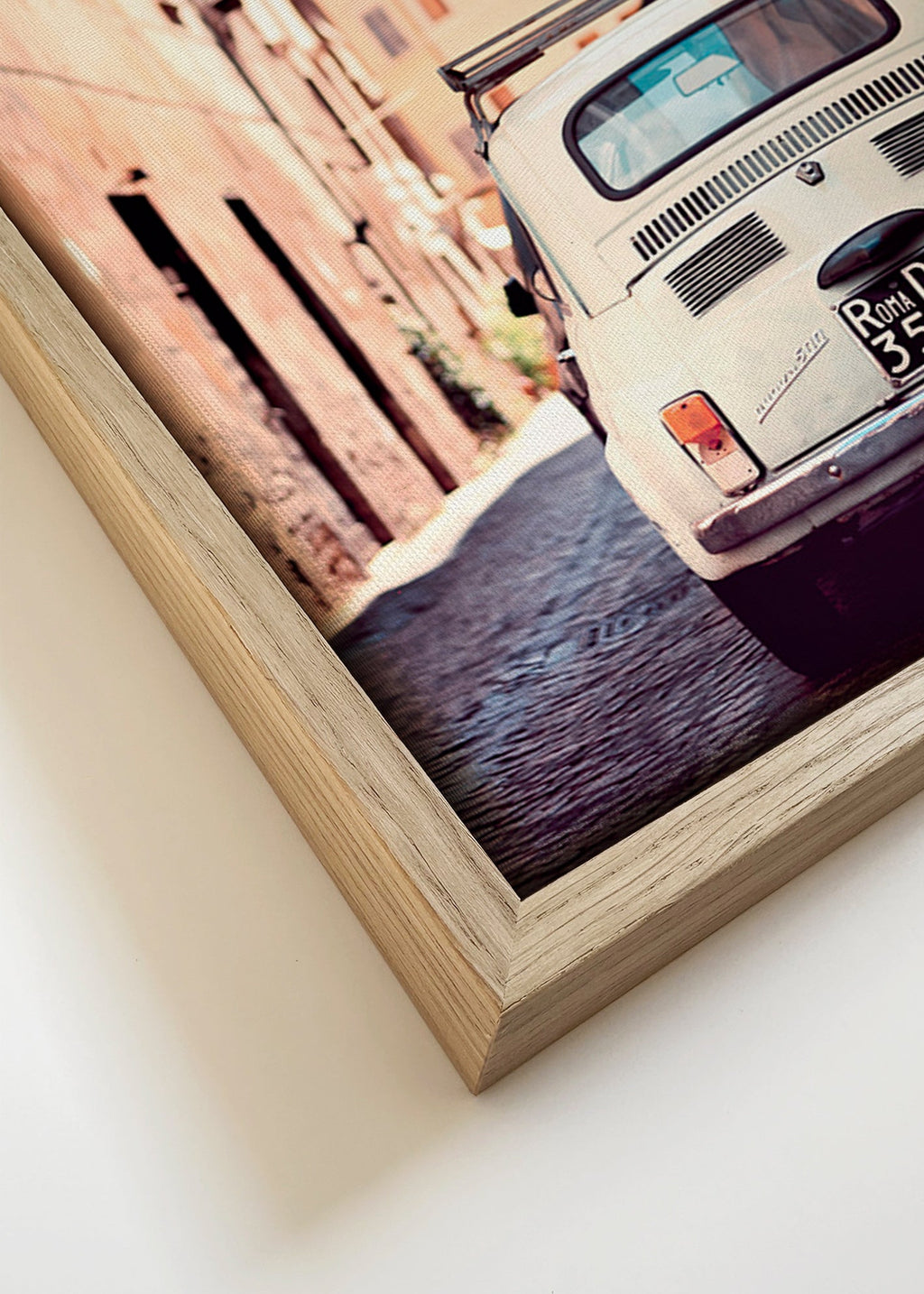 Arte para cozinha: carro clássico numa rua romana – Canvas detail