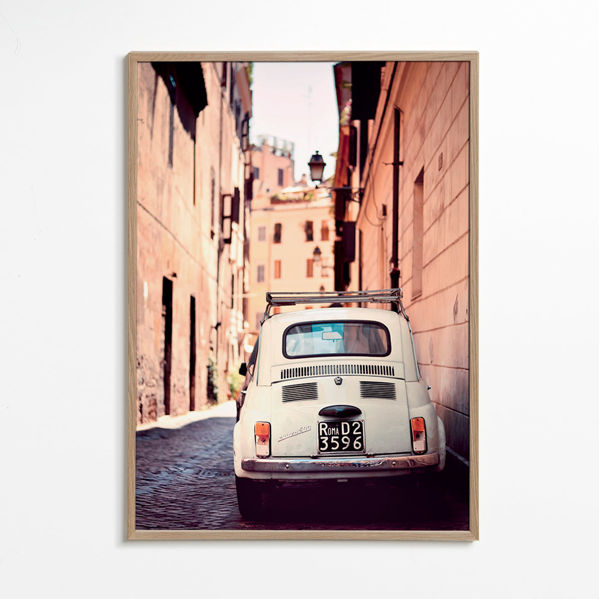 Arte para cozinha: carro clássico numa rua romana – Oak Frame