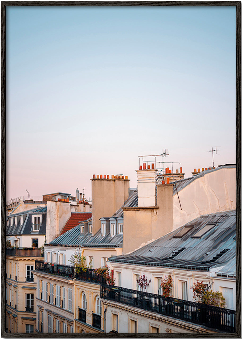 Quadro urbano de telhados ao amanhecer – Black Frame