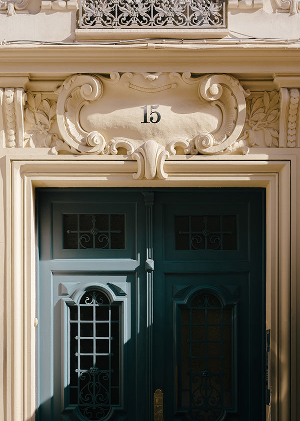 Arte para cidade: porta verde e número 15