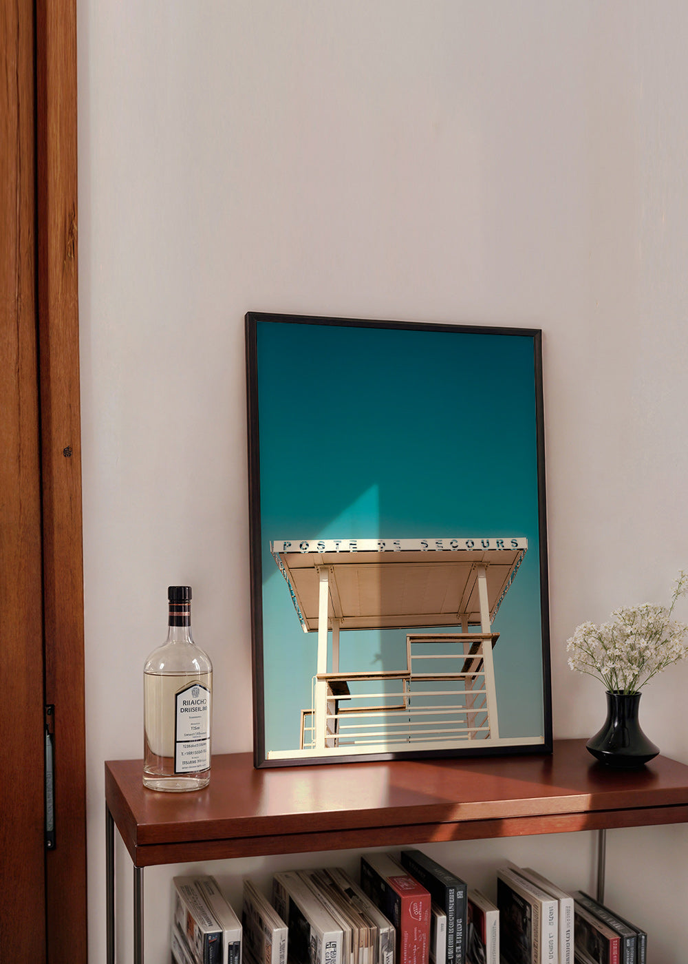 Fotografia de torre de resgate à beira-mar – Product1