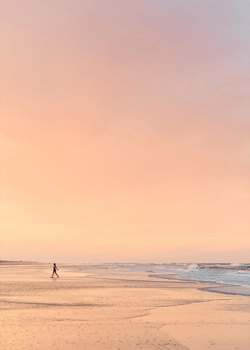 Arte para paisagem: praia ao amanhecer em tons pastel
