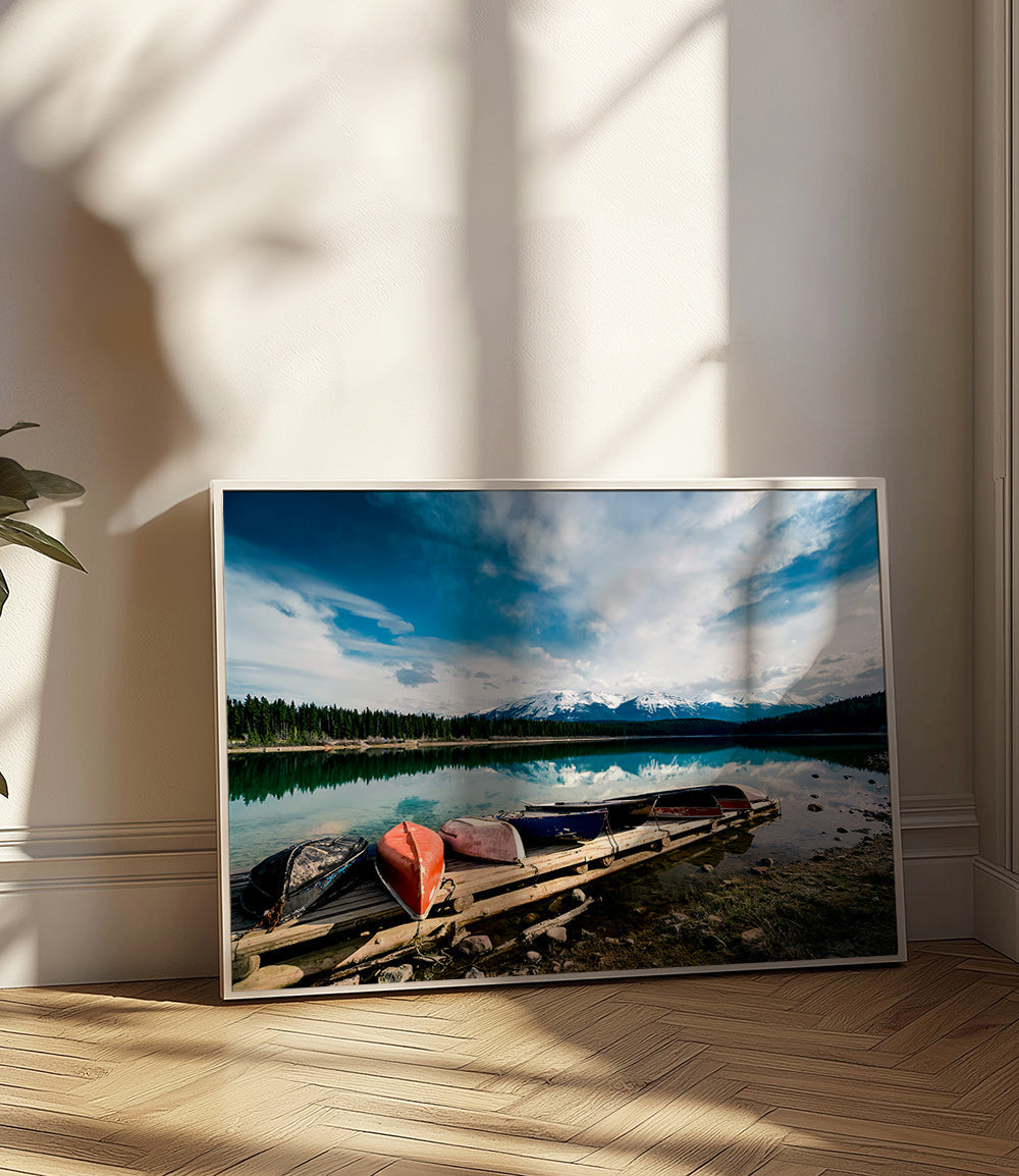 Quadro de paisagem com canoas no cais – Product1