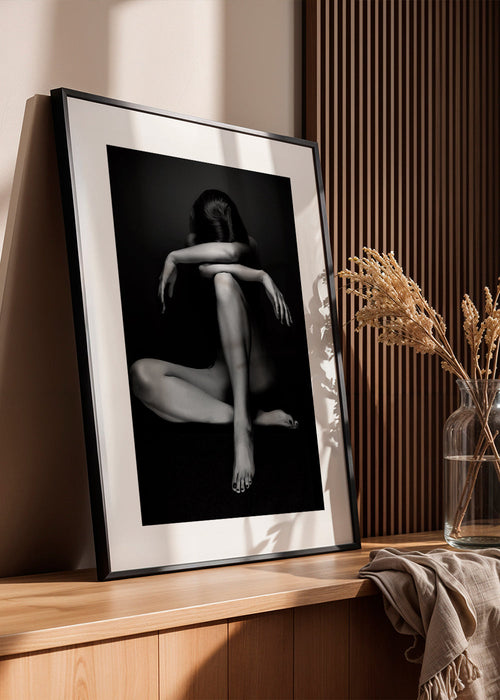 Fotografia de figura sentada em estúdio