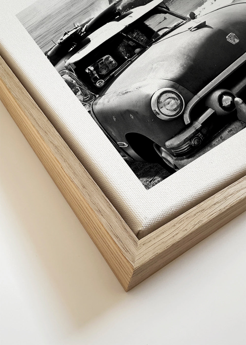 Fotografia de carro vintage na praia