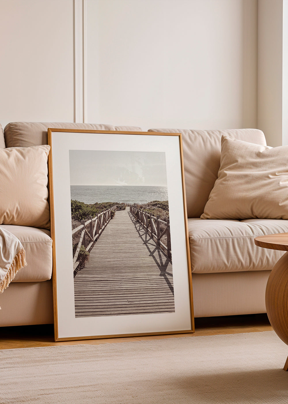 Quadro paisagem com passarela para a praia