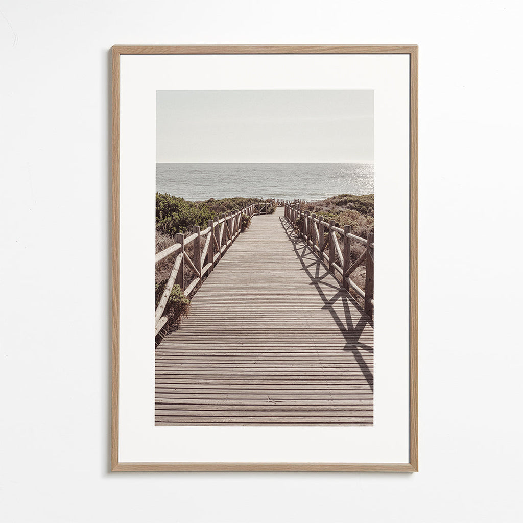 Quadro paisagem com passarela para a praia