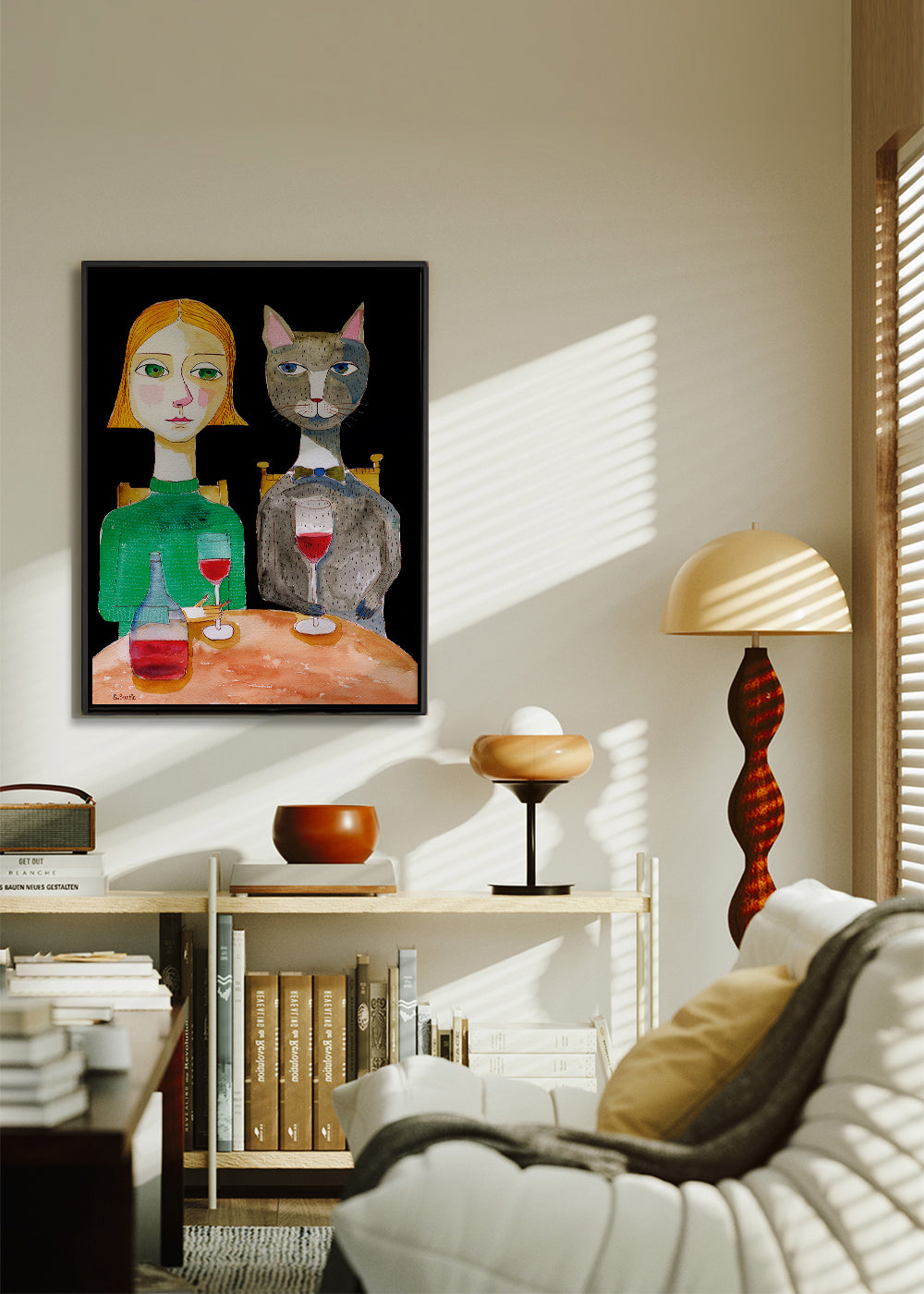 Mulher e gato com taça