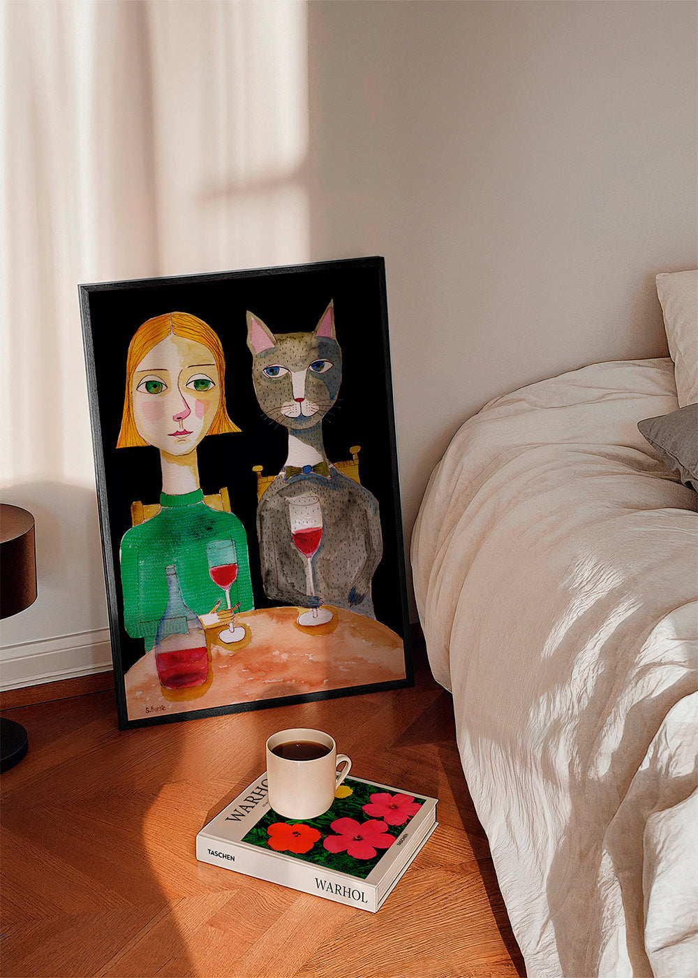 Mulher e gato com taça