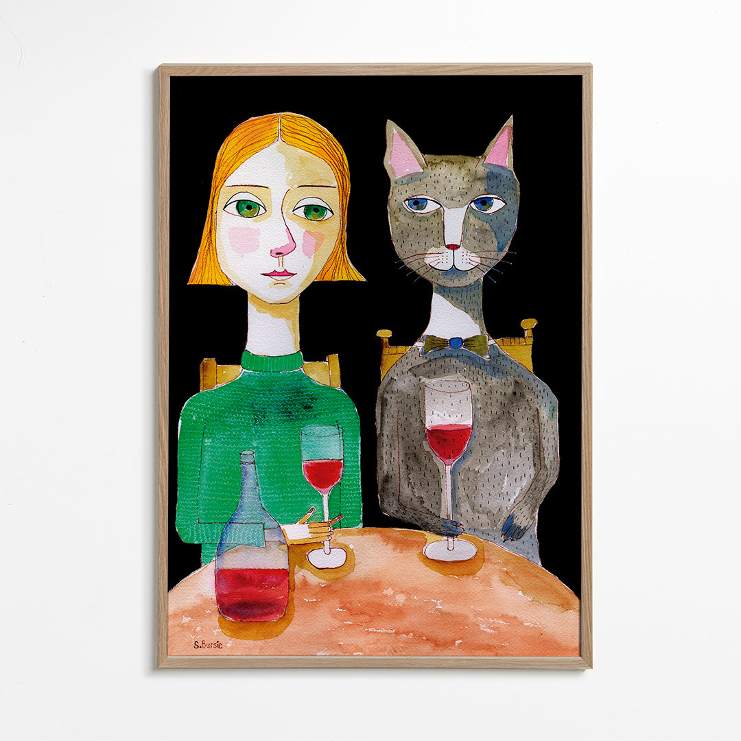 Mulher e gato com taça