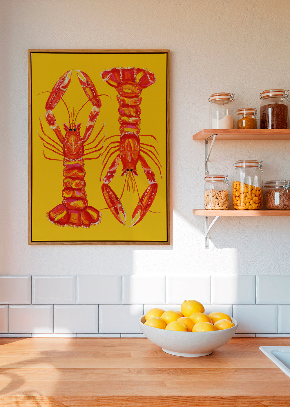 Arte para cozinha com lagostins vermelhos sobre amarelo