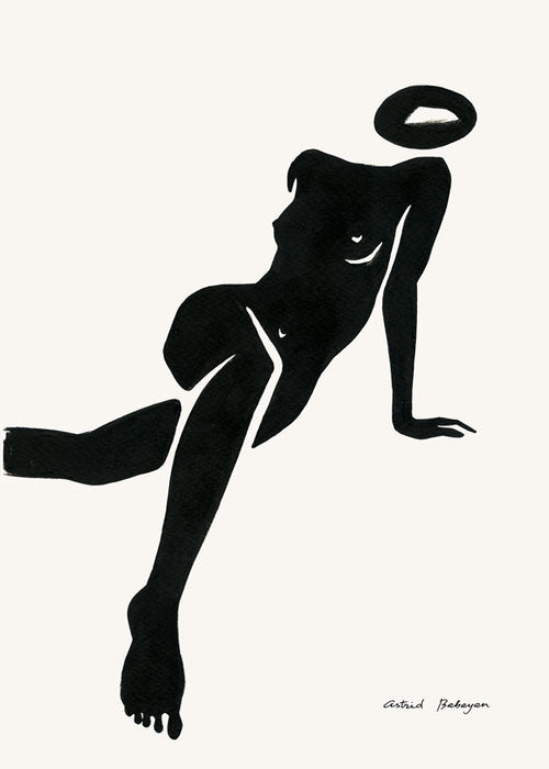 Arte em preto e branco com silhueta feminina reclinada