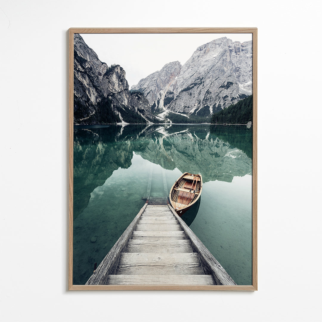 Arte para paisagem com barco e reflexo no lago
