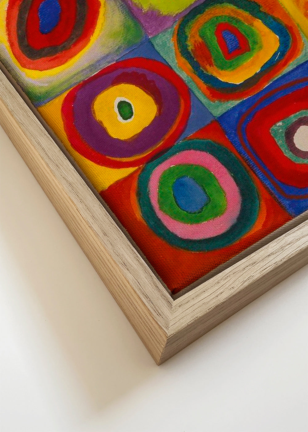 Arte geométrica com anéis concêntricos coloridos