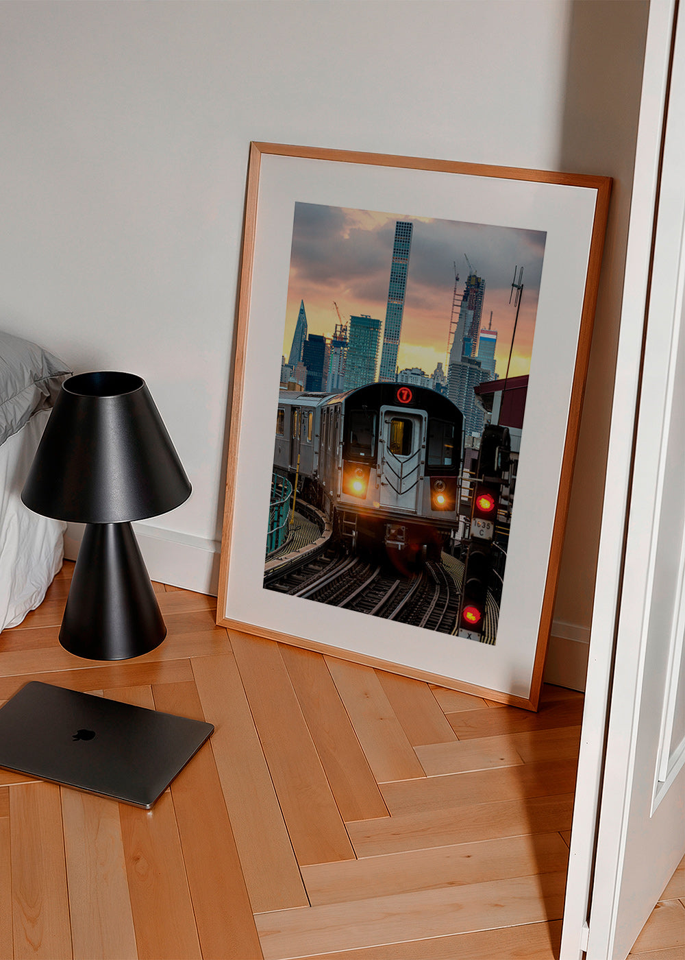 Quadro de cidades: Metro 7 ao pôr do sol – Product2