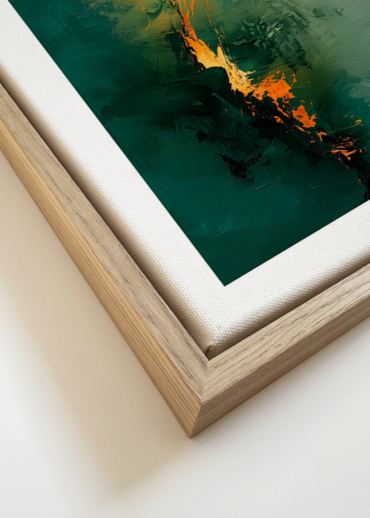 Quadro abstrato com vetas verdes e acentos laranja – Canvas detail