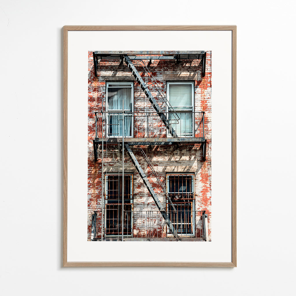 Fotografia de fachada com escada de incêndio – Oak Frame