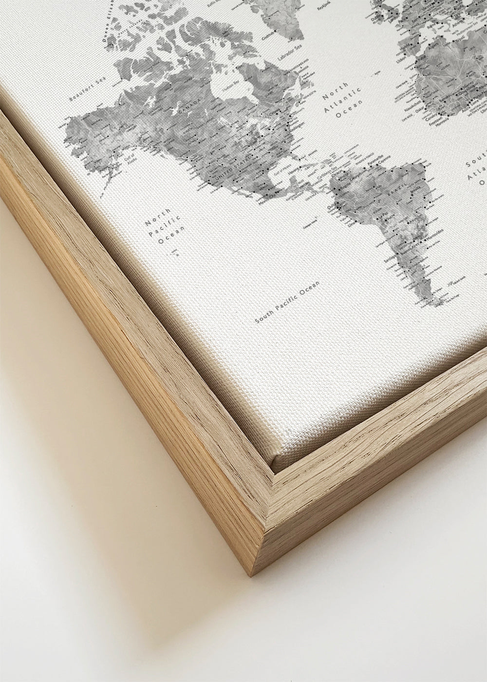 Quadro cidades: mapa-múndi detalhado em cinza