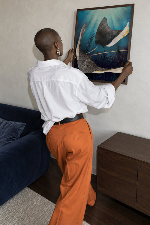 Metallic Stingray - Framed poster in an interior