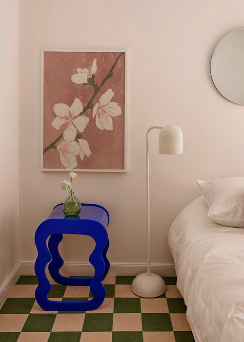 Estampa botânica com flor em fundo rosa – Product1