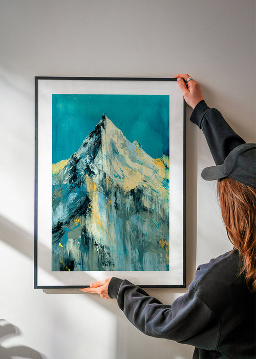 Quadro de paisagem com pico nevado e tons turquesa – Product1