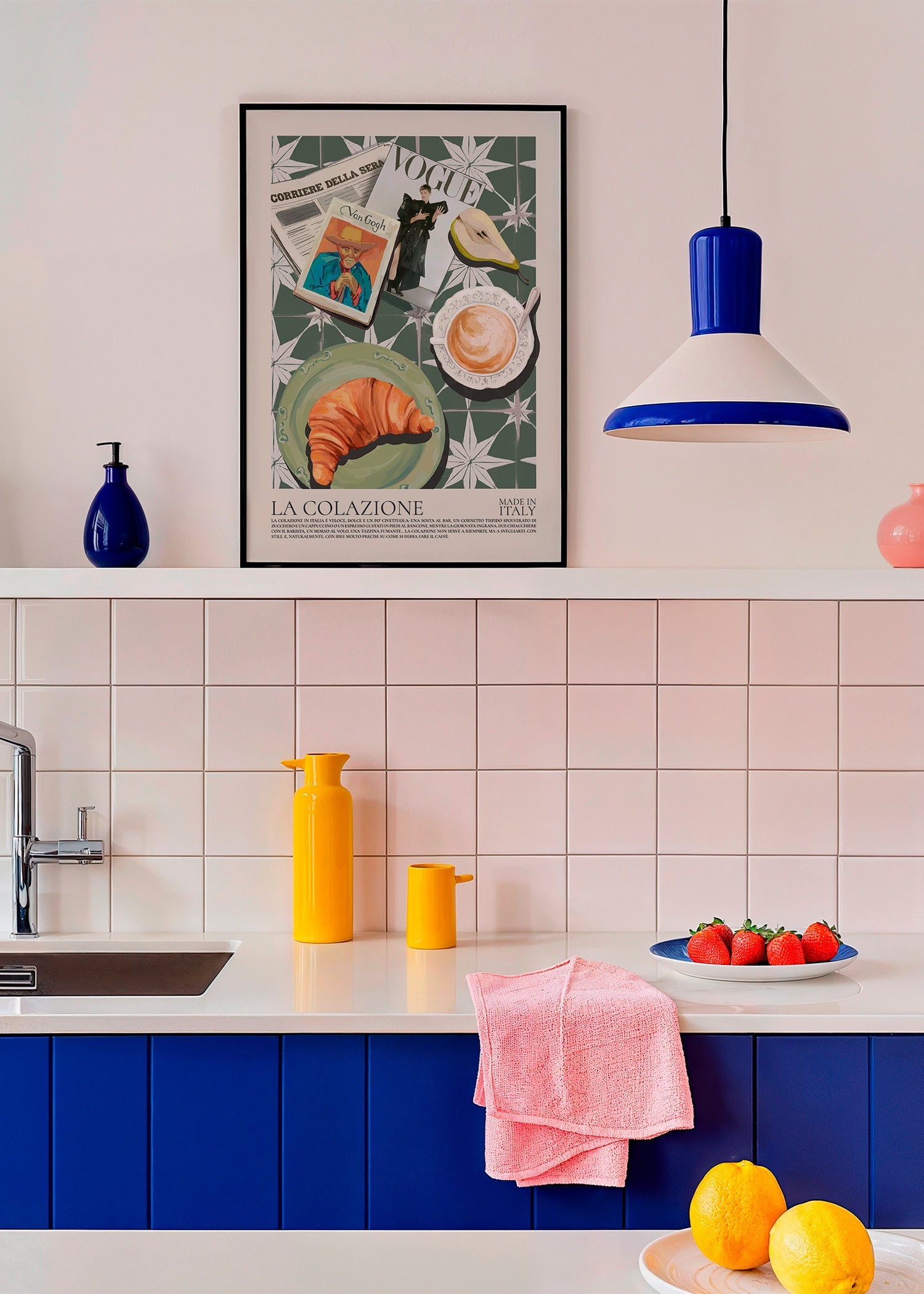 Arte para cozinha com croissant e revista