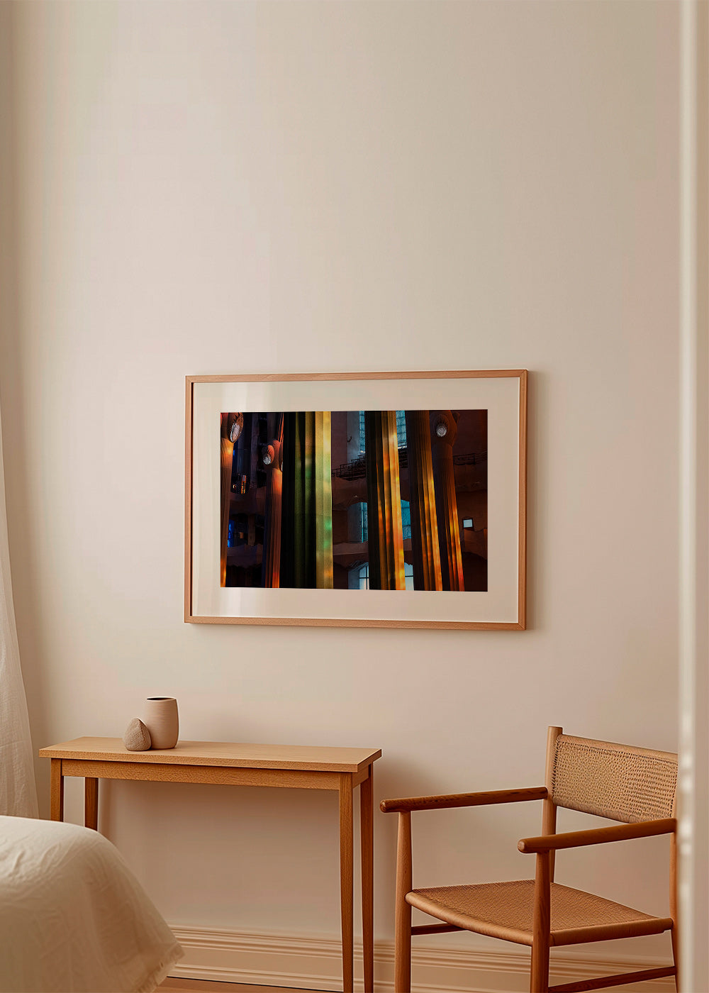 Fotografia de colunas interiores iluminadas
