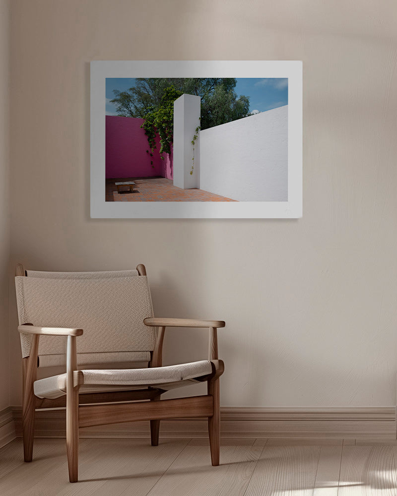 Design minimalista pátio rosa e branco
