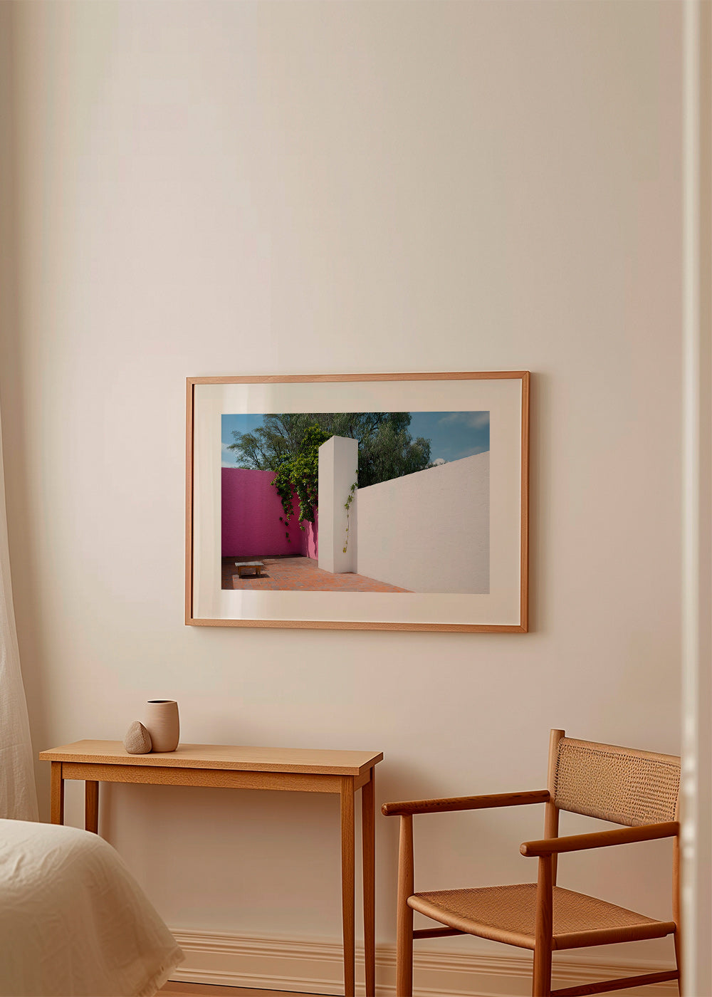Design minimalista pátio rosa e branco