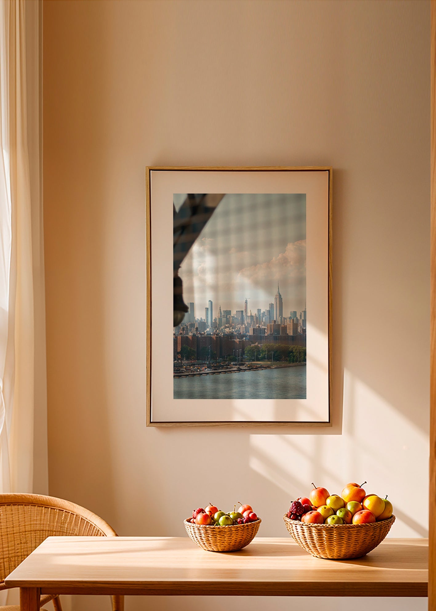 Quadro de cidades com skyline pela janela