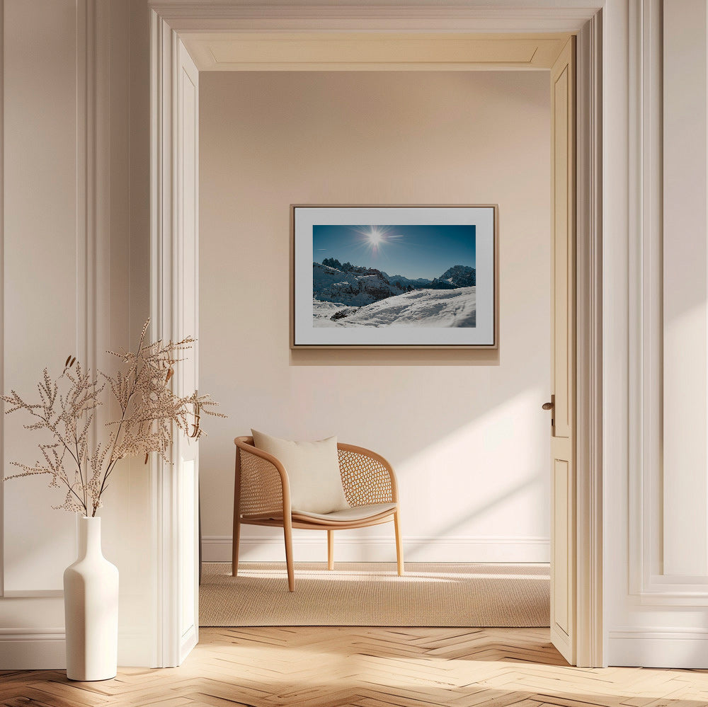 Quadro de paisagem: serra nevada com sol radiante