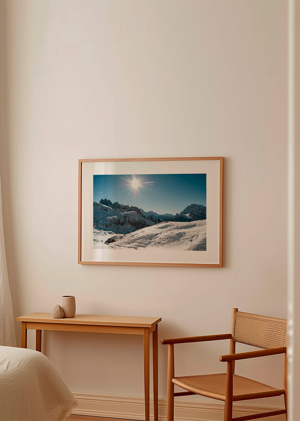 Quadro de paisagem: serra nevada com sol radiante